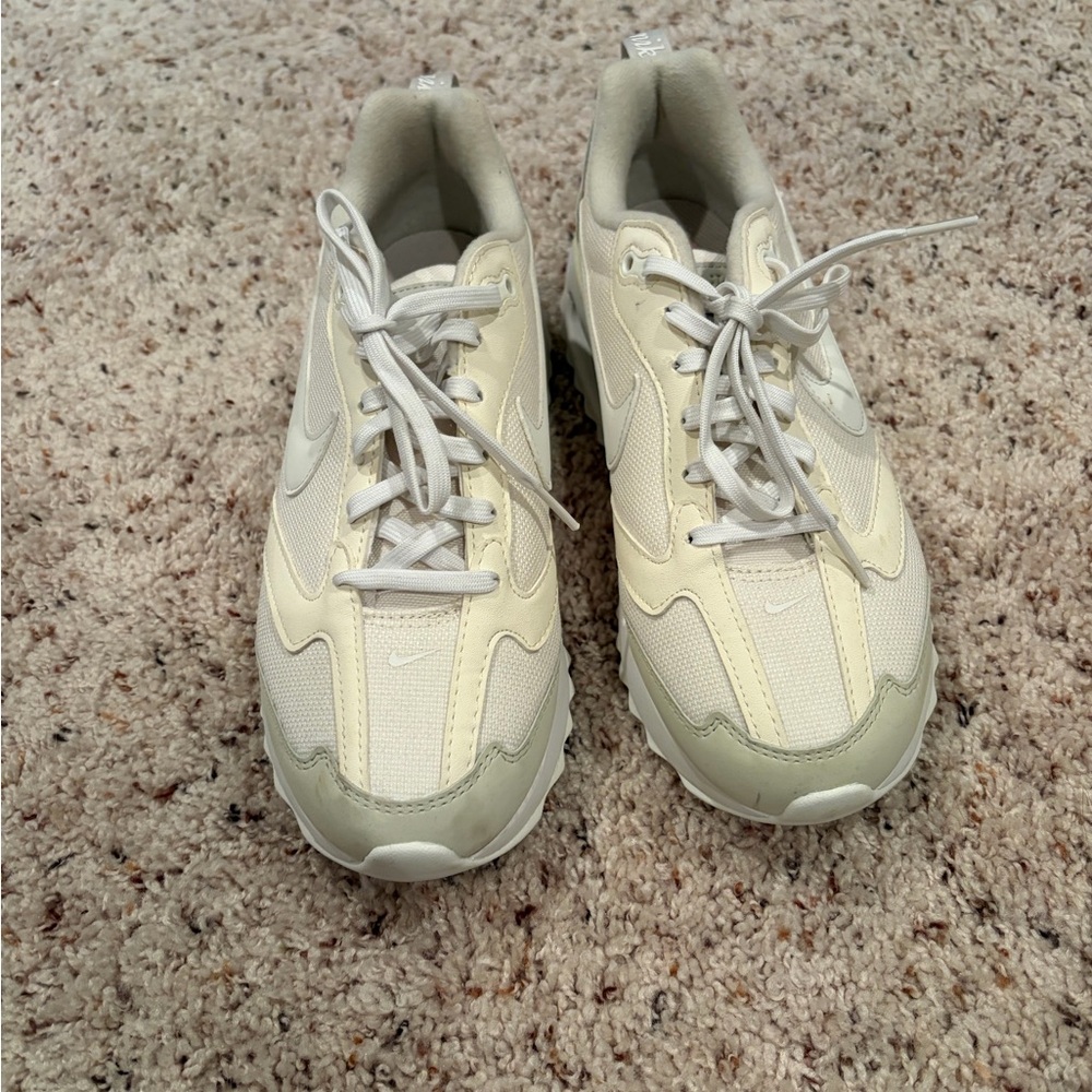 Nike Women's Athletic Shoes - Cream and White
